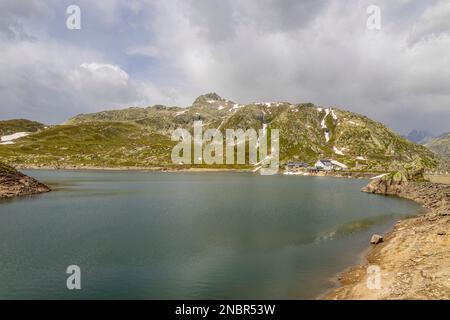 Blick auf den Toten See (Totensee) am Grimsel Pass, Schweiz, Europa Stockfoto