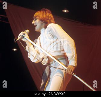 Das Dateifoto von Rod Stewart in Belle Vue, Manchester, vom 26. Oktober 11/76, als Band von Sir Rod Stewarts erster Studioaufnahme, die ihm geholfen hat, seinen ersten Plattenvertrag zu sichern, wird von seinem früheren Manager auf Auktion verkauft. Ausgabedatum: Dienstag, 14. Februar 2023. Stockfoto