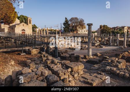 Überreste des Chrysopolitissa-Komplexes mit der Agia Kyriaki-Kirche in Paphos, Zypern Inselland Stockfoto