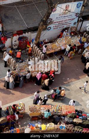 LAAD Basar oder Choodi Basar Altmarkt befindet sich rund um den historischen Charminar Hyderabad Indien Andhra Pradesh Stockfoto