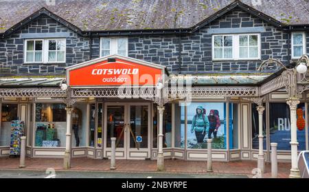 Cotswold Outdoor Store im Dorf Betws-y-Coed, Wales Stockfoto