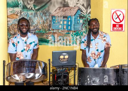 St. Christopher Steel Band im Port Zante Cruise Terminal, Basseterre, St. Kitts, St. Kitts und Nevis, kleine Antillen, Karibik Stockfoto