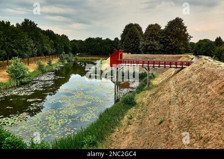 Idyllisches niederländisches Festungsdorf bourtange im Sommer Stockfoto