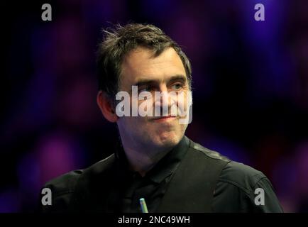 Aktenfoto von 12-01-2023 von Ronnie O'Sullivan, der behauptete, er wäre kurz davor, sein dramatisches Zweitrundenspiel mit Ross Muir bei den BetVictor Welsh Open zuzugeben, nachdem er zweimal sein Trinkgeld verloren hatte. Ausgabedatum: Dienstag, 14. Februar 2023. Stockfoto