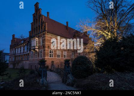 Schloss Hamburg Bergedorf bei Nacht. Stockfoto