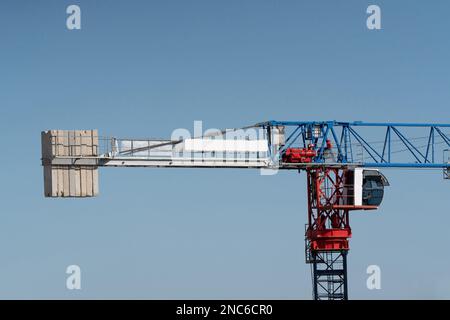 Turmkran im Baugewerbe Stockfoto