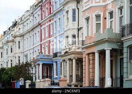 Viktorianische Terrassenhäuser in Kensington, London, England, Großbritannien Stockfoto