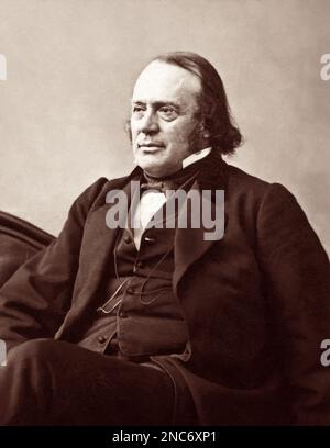 Louis Agassiz (1807-1873), der berühmte Schweizer Geologe, Zoologe, Paläontologe und Naturwissenschaftler, war Professor an der Harvard University und ein offener Kritiker der Darwinschen Evolutionstheorie. (c1864 Foto von A. Sonrel) Stockfoto