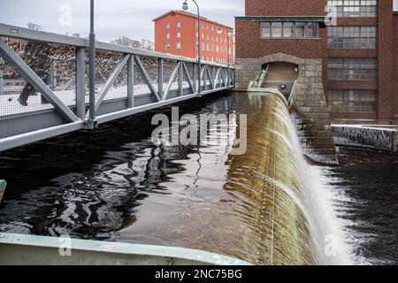 Tammerkoski fährt Keskiputous in Tampere, Finnland Stockfoto