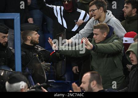 Paris, Frankreich, 14. Februar 2023, Julien Mattia / Le Pictorium - PSG - Bayern München - 14/2/2023 - Frankreich / Ile-de-France (Region) / Paris - Bayern Ultras während der Champions League 2023. Runde 16 zwischen PSG und Bayern München im Parc des Princes in Paris am 14. Februar 2023 Stockfoto