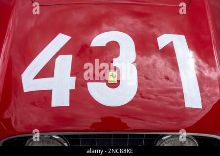 Haubendetail eines 1956 Ferrari 250 GT Comp Berlinetta Sportwagens bei der Colorado Grand Road Rallye. Stockfoto