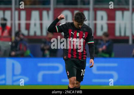 Mailand, Italien. Am 14. Februar 2023 feiert Brahim Diaz (AC Mailand) das Tor von 1-0 während des Fußballspiels der UEFA Champions League, Runde 16 mit 1. Beinen zwischen dem AC Mailand und Tottenham Hotspur am 14. Februar 2023 im Stadion San Siro in Mailand, Italien. Foto: Luca Rossini Stockfoto