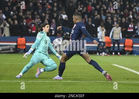 Paris, Frankreich, 14. Februar 2023, Julien Mattia / Le Pictorium - PSG - Bayern München - 14/2/2023 - Frankreich / Ile-de-France (Region) / Paris - Kylian Mbappe's Tor, das während des Spiels der Champions League 2023 zwischen PSG und Bayern München im Parc des Princes in der 16. Runde nicht zulässig ist, In Paris am 14. Februar 2023 Stockfoto