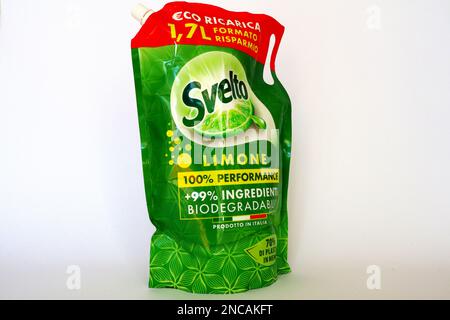 SVELTO Spülmittel. Svelto ist eine Marke von Unilever Stockfoto