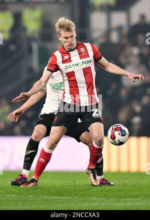 Derby, Großbritannien. 14. Februar 2023. Lasse Sorenson (Lincoln City) während des EFL Sky Bet League 1-Spiels zwischen Derby County und Lincoln am 14. Februar 2023 im Pride Park Stadium in Derby, England. Foto: Mark Dunn. Nur redaktionelle Verwendung, Lizenz für kommerzielle Verwendung erforderlich. Keine Verwendung bei Wetten, Spielen oder Veröffentlichungen von Clubs/Ligen/Spielern. Kredit: UK Sports Pics Ltd/Alamy Live News Stockfoto