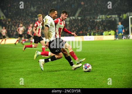 Derby, Großbritannien. 14. Februar 2023. Nathaniel Mendez-Laing (Derby County) während des EFL Sky Bet League 1-Spiels zwischen Derby County und Lincoln am 14. Februar 2023 im Pride Park Stadium in Derby, England. Foto: Mark Dunn. Nur redaktionelle Verwendung, Lizenz für kommerzielle Verwendung erforderlich. Keine Verwendung bei Wetten, Spielen oder Veröffentlichungen von Clubs/Ligen/Spielern. Kredit: UK Sports Pics Ltd/Alamy Live News Stockfoto