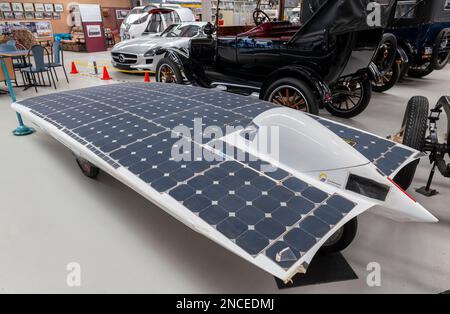 Solarbetriebenes Fahrzeug Sunswift Ivy im Inverell Transport Museum im Norden von New South wales, australien, schnellstes Solarfahrzeug 2011 Stockfoto