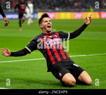 Mailand, Italien. 14. Februar 2023. Brahim Diaz von AC Mailand feiert sein Tor bei einem Spiel der UEFA Champions League in der ersten Etappe von 16 zwischen AC Mailand und Tottenham Hotspur am 14. Februar 2023 in Mailand, Italien. Kredit: Alberto Lingria/Xinhua/Alamy Live News Stockfoto