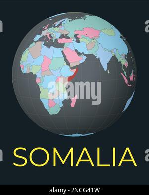 Die Weltkarte ist auf Somalia ausgerichtet. Rot markiert. Satelliten-Weltansicht auf Land mit Namen zentriert. Vektordarstellung. Stock Vektor