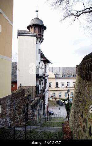 Sternwarte, Observatorium, mehrgeschossiges, holzumrahmtes altes Haus mit Turm, Blick auf die Kuppeltreppe in der Altstadt von Wetzlar Stockfoto
