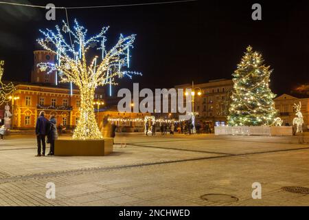 Czestochowa, Polen - 31. Dezember 2023: Stadtzentrum von Czеstochowa am Heiligabend. Reisen Stockfoto