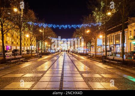 Czestochowa, Polen - 31. Dezember 2023: Stadtzentrum von Czеstochowa am Heiligabend. Reisen Stockfoto