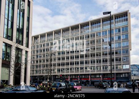 Elizabeth House, ein Bürogebäude aus dem Jahr 1960er in der York Road neben der Waterloo Station, das für den Abriss und die Sanierung des Standorts geplant ist. Nach London. UK Stockfoto