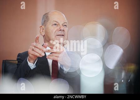 Berlin, Deutschland. 15. Februar 2023. Kanzler Olaf Scholz (SPD) nimmt an der Kabinettssitzung des Bundeskanzlers Teil. Kredit: Kay Nietfeld/dpa/Alamy Live News Stockfoto