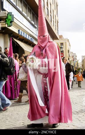 Heilige Woche in Zamora, Spanien. Rache, eine Zensur in der Prozession von La Borriquita am Palmensonntag zu bewegen. Stockfoto