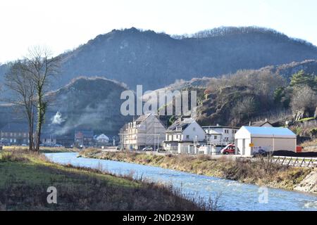 Ahr im zerstörten Dorf Mayschoss 2023, nach der Flutkatastrophe von 2021 Stockfoto