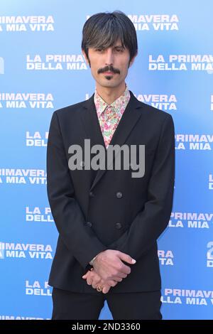 Rom, Italien. 15. Februar 2023. Zavvo Nicolosi besucht die Fotogelegenheit des Films „La primavera della mia vita“ im Garten des Hotel Bernini. (Foto: Mario Cartelli/SOPA Images/Sipa USA) Guthaben: SIPA USA/Alamy Live News Stockfoto