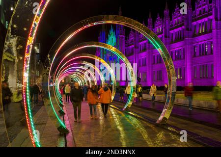 Aberdeen, Schottland - 10. Februar 2023: SPECTRA Light Festival in Aberdeen, Schottland Stockfoto