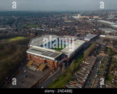 Aston Villa FC Football Club Stadium Villa Park aus der Luft, Vogelperspektive von einer Luftdrohne Stockfoto