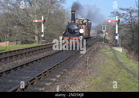 Fenchurch bewegt sich um den Bahnhof Sheffield Park. Stockfoto