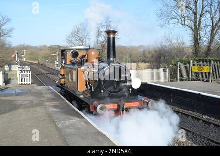 Fenchurch bewegt sich um den Bahnhof Sheffield Park. Stockfoto