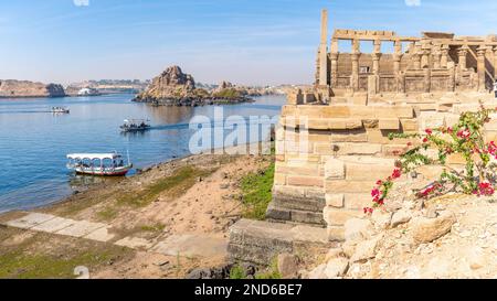 Assuan, Ägypten; 14. Februar 2023 - Blick auf den Eingang zum Philae-Tempel in Assuan. Stockfoto