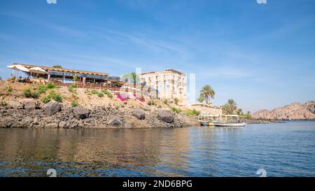 Assuan, Ägypten; Februar 14 2023 - Trajans Kiosk ist ein Tempel auf der Insel Agilkia im Süden Ägyptens. Es wird Trajan zugeschrieben, dem römischen Kaiser von Stockfoto