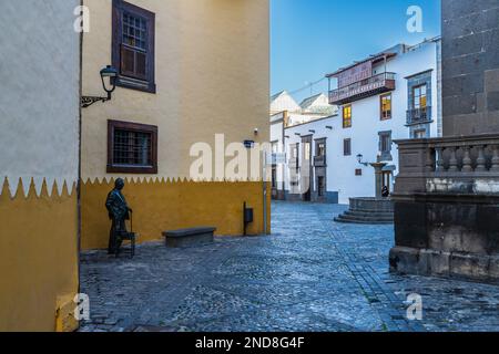 Las Palmas, Spanien, 26. Dezember 2022. Straße in der Stadt Las Palmas auf Gran Canaria, Spanien. Stockfoto