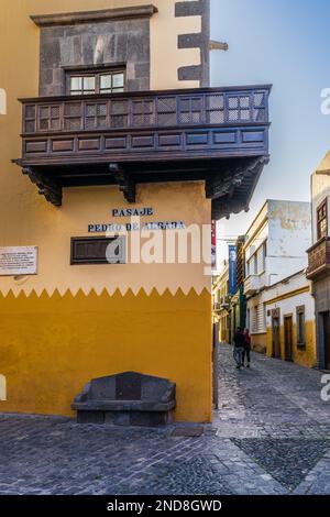 Las Palmas, Spanien, 26. Dezember 2022. Straße in der Stadt Las Palmas auf Gran Canaria, Spanien. Stockfoto