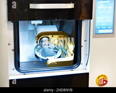 Moderne Dentalfräsmaschine cnc Stockfoto