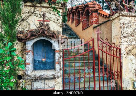 Ikonostase im Kloster Panagia in Markopoulos Oropou in Attika, Griechenland. Stockfoto