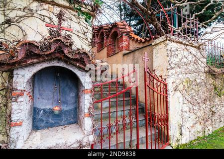 Ikonostase im Kloster Panagia in Markopoulos Oropou in Attika, Griechenland. Stockfoto