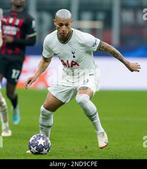 Mailand, Italien. 14. Februar 2023. Richarlison von Tottenham Hotspur während des Spiels der UEFA Champions League 16 zwischen AC Milan und Tottenham Hotspur im Stadio San Siro, Mailand, Italien, am 14. Februar 2023. Kredit: Giuseppe Maffia/Alamy Live News Stockfoto