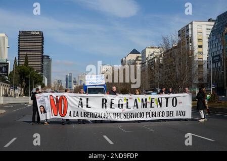 Der Verband der professionellen Taxis von Madrid (Federación Profesional del Taxi de Madrid, FPTM) organisierte eine Demonstration vom Plaza Castilla zum D Stockfoto