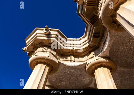 Dorische Säulen des Hypostyle Room (Sala Hipòstila), Park Güell in Barcelona, Spanien Stockfoto