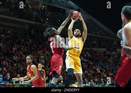 Turin, Italien. 15. Februar 2023. CARPEGNA HAM PESARO vs. OPENJOBMETIS VARESE, Turin, 15. Februar 2023, auf dem Foto Kwan Cheathama (CARPEGNA PROSCIUTTO PESARO) Editorial Usage Only Credit: Independent Photo Agency/Alamy Live News Stockfoto