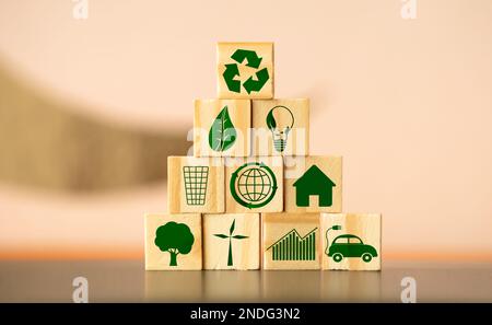 Kreislaufwirtschaftskonzept, Recycling, Umwelt, Wiederverwendung, Fertigung, Abfall, Verbraucher, Ressourcen. Stockfoto