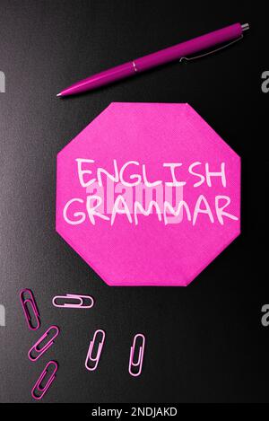 Textbeschriftung mit englischer Grammatik. Word für Kurse decken alle Ebenen des englischen Sprech- und Schreibens ab Stockfoto