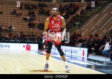 PalaAlpitour, Turin, Italien, 15. Februar 2023, Markel Brown (OPENJOBMETIS VARESE) bei den Finalen der letzten acht Vierteljahre – Carpegna Prosciutto Pesaro vs Openjobmetis Varese – Italienischer Basketballcup Herren Stockfoto