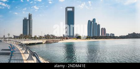 Abu Dhabi Corniche Promenade in Al Marina, Rad- und Fußgängerwege in den Vereinigten Arabischen Emiraten Stockfoto